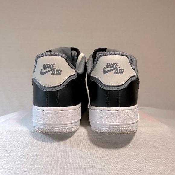 🔥Nike - Air Force 1 07 Black and White🔥 - Picture 3 of 5